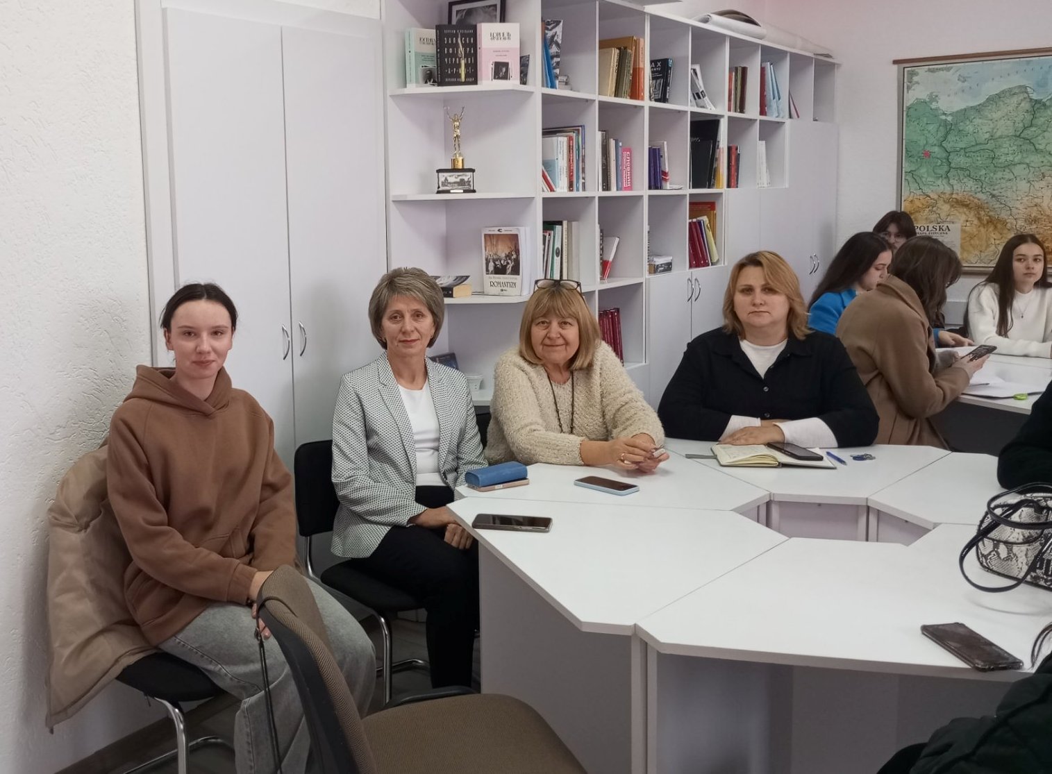 До зустірічі долучилися викладачі кафедри української мови та славістики